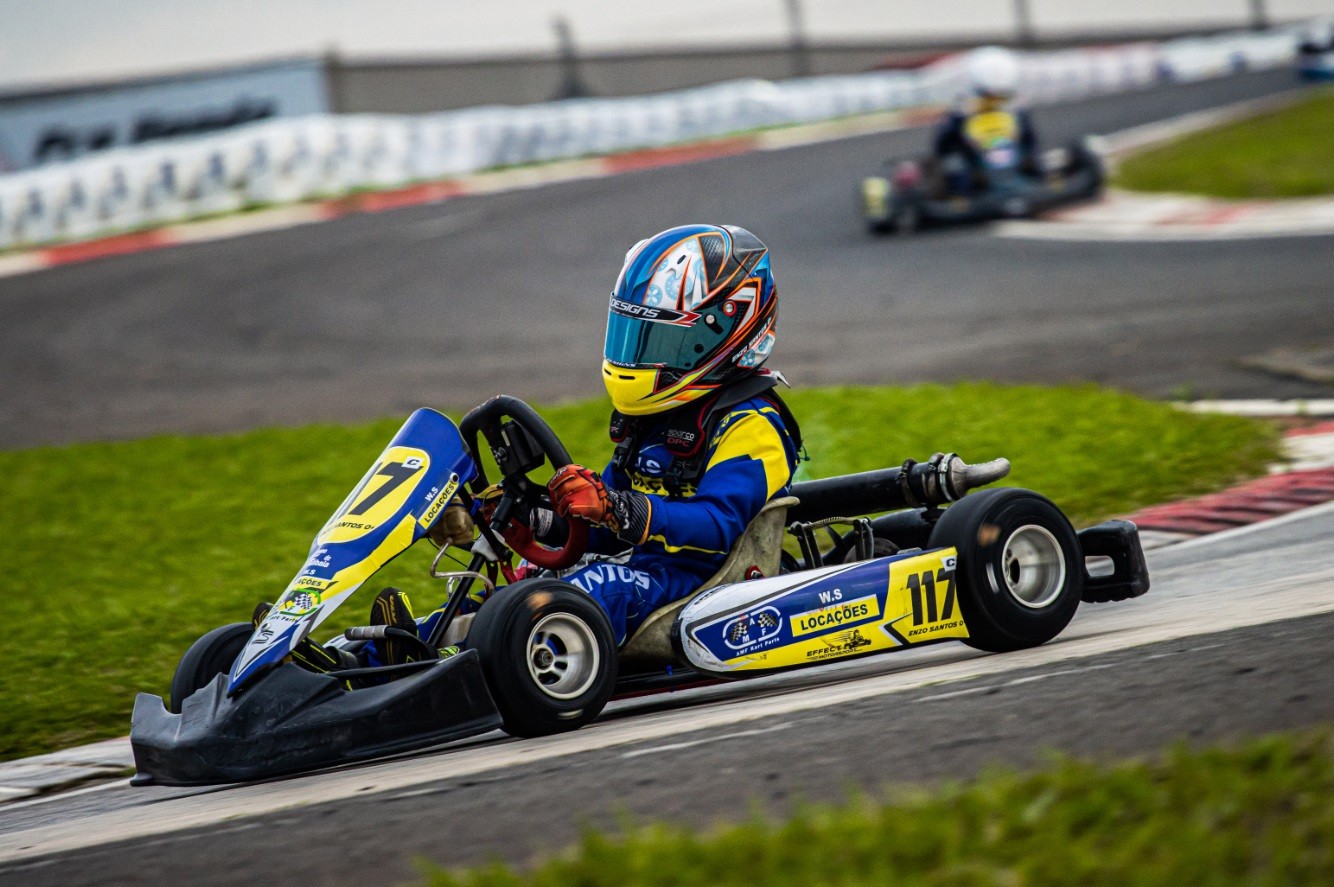  Representando Atibaia na categoria Cadete, Enzo Santos faz bonito em seu primeiro Campeonato Brasileiro de Kart 